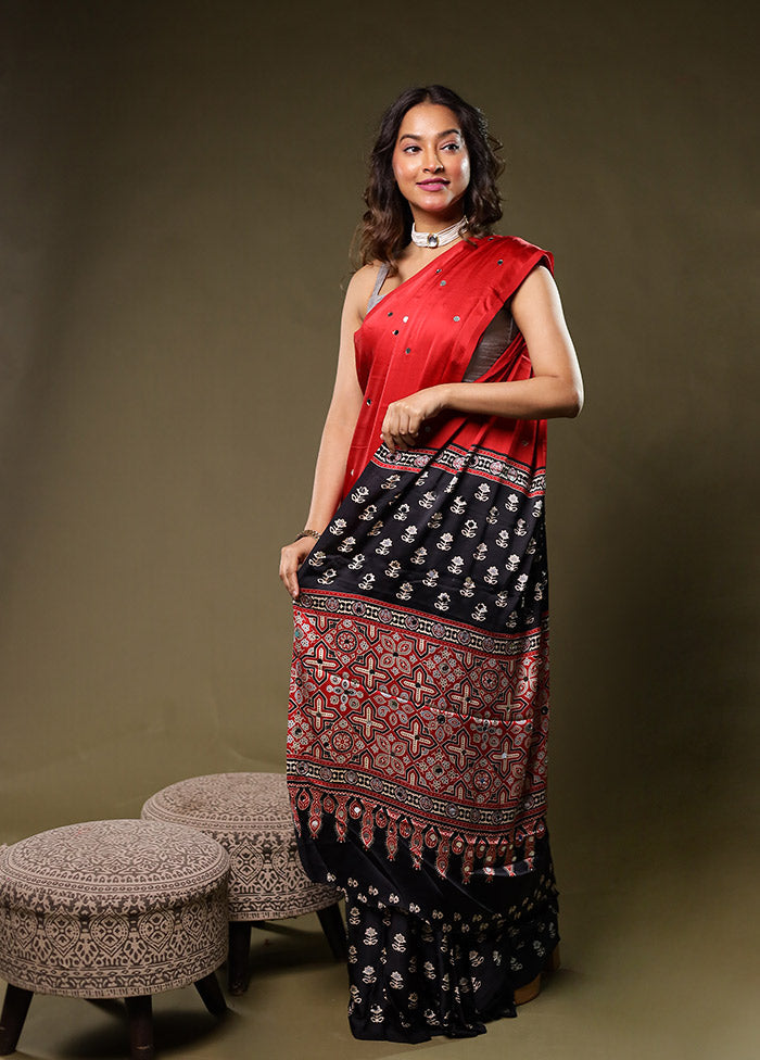 Red Printed Silk Saree Without Blouse Piece